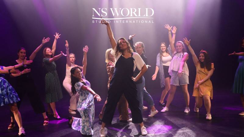 Retour sur MAMMA MIA : Le spectacle de nos élèves loisirs, digne des pros !