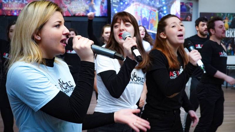 formation scene micro chant paris