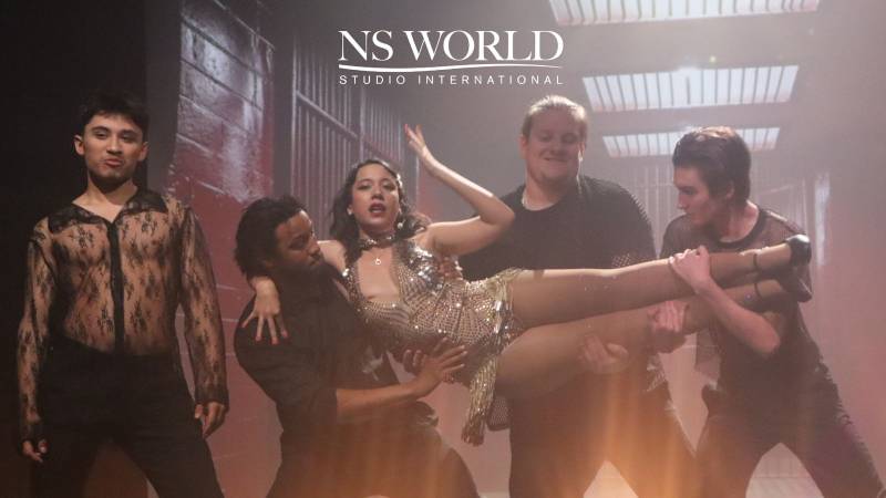 Des ateliers loisirs comédie musicale au spectacle CHICAGO sur scène au Palais des Glaces